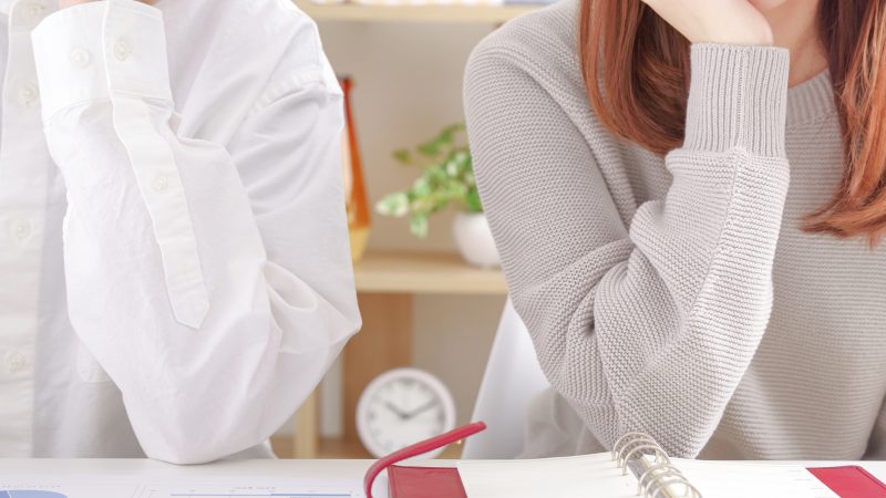 ”英語は親の苦手を乗り越えるきっかけに”共働きパパママの体験談と保育士のアドバイス