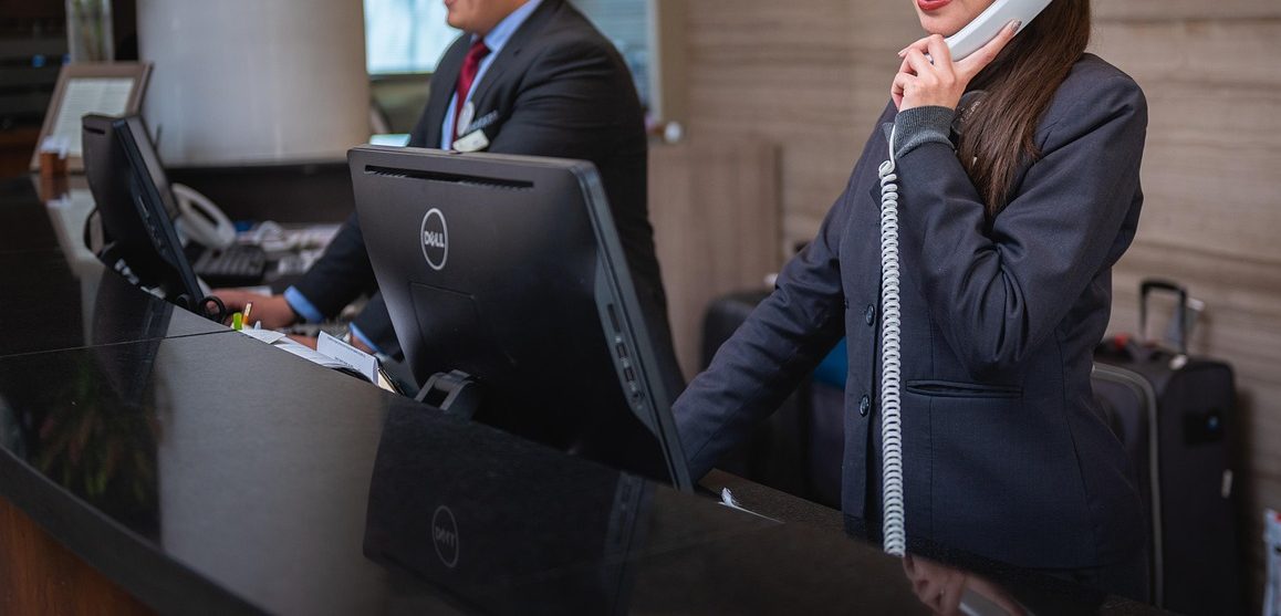 Front Desk Staff｜フロントスタッフの仕事内容を英語で説明