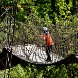 オノマトペ【グラグラ】の英語。2つの表現”Wobbling”と”Unsteady”を例文で紹介