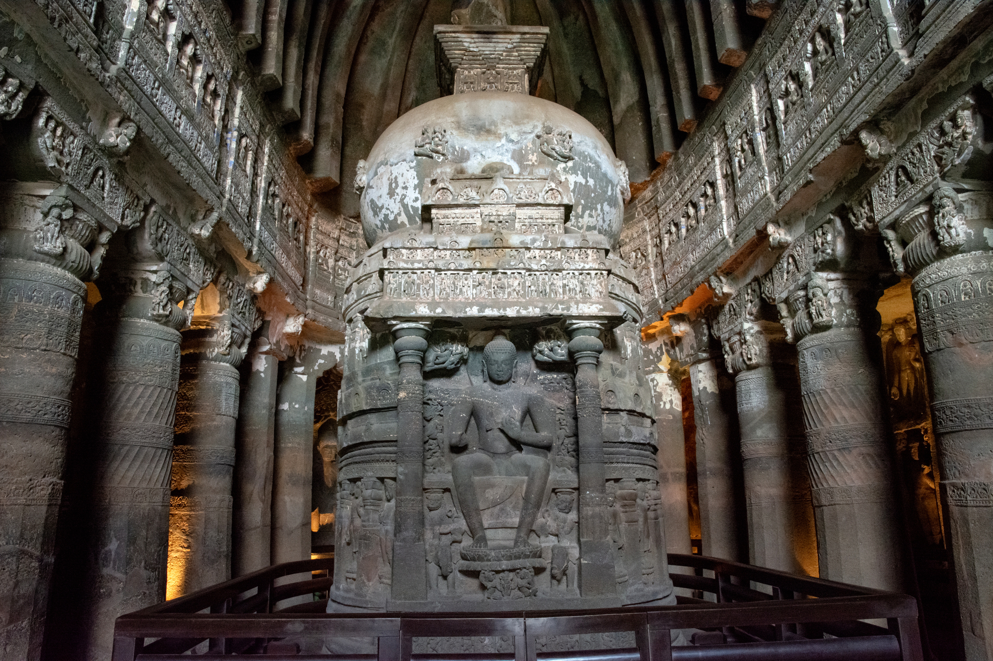 インドの世界遺産「アジャンター石窟群」とは？古代の祈りが息づく芸術