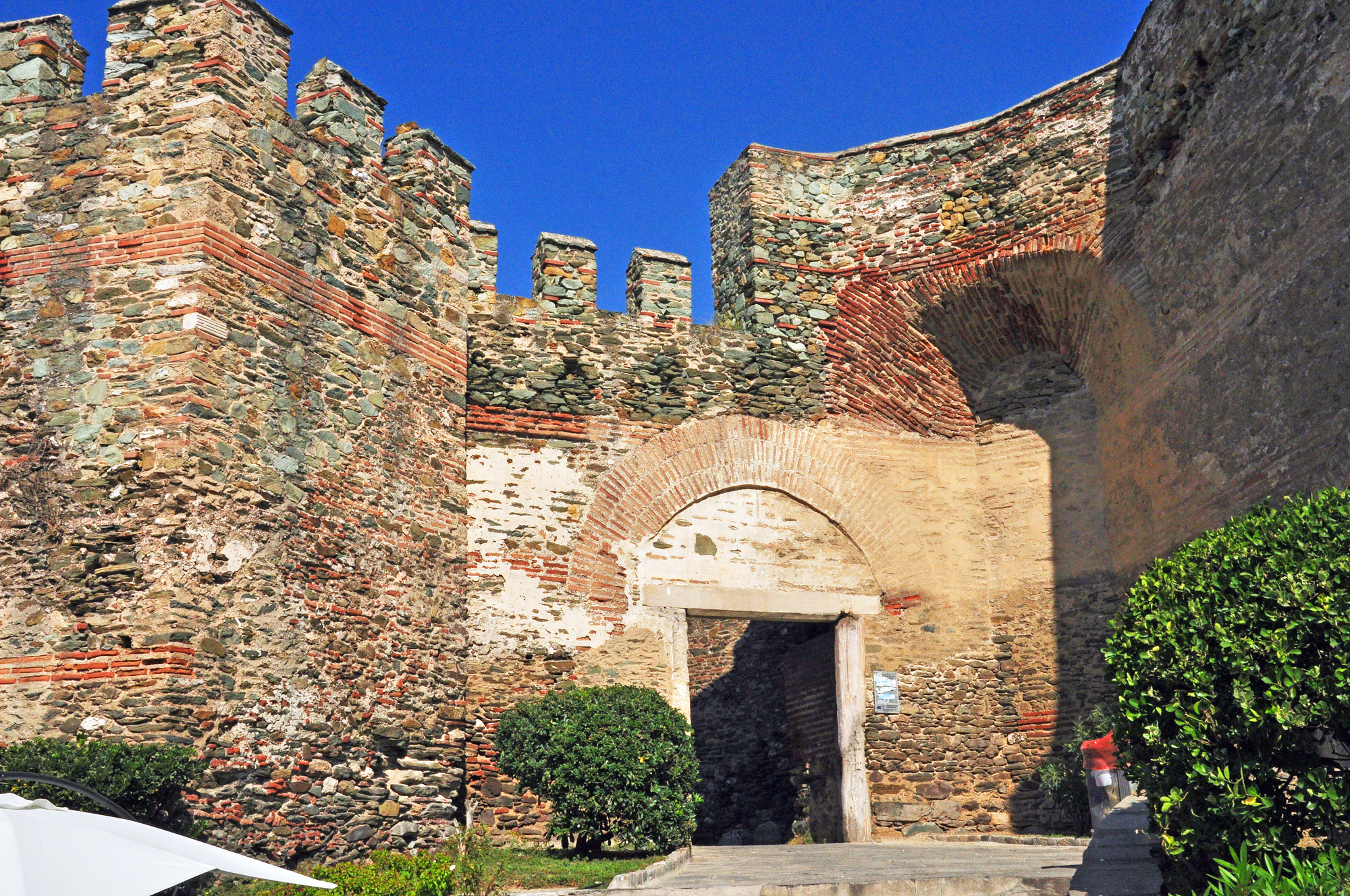 テッサロニキの初期キリスト教とビザンティン様式の建造物とは?