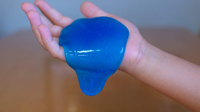 オノマトペ【グニャグニャ】を徹底解説！limp,floppy,squishy のニュアンスは？