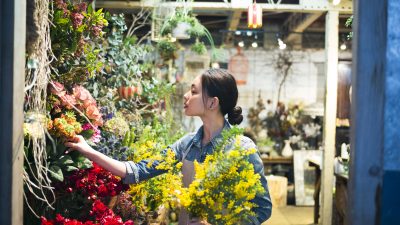 フラワーデザイナーの英会話｜接客や制作に役立つ英単語とロールプレイング