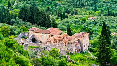 ギリシャの世界遺産「ミストラの考古遺跡」とは？ ビザンツの都を英語で旅する