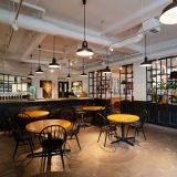 アートカフェ／ギャラリーカフェ店員｜作品案内から食事の提供まで！お役立ち英単語とロールプレイング