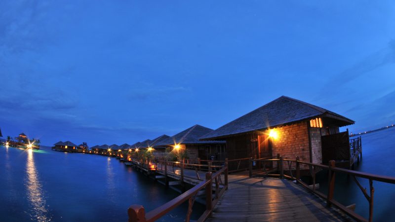 水上コテージ・オーシャンビューリゾートスタッフの仕事を英語で説明！業務内容や日本の海辺リゾートの特徴を紹介