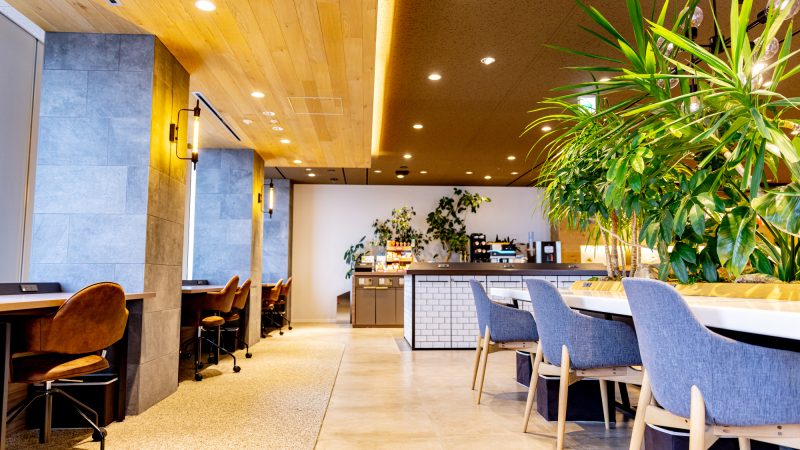 コワーキングカフェ店員｜受付から席案内・ドリンク提供まで！お役立ち英単語とロールプレイング