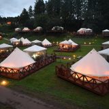 グランピングリゾートスタッフの仕事を英語で説明！業務内容や日本のグランピングの特徴を解説