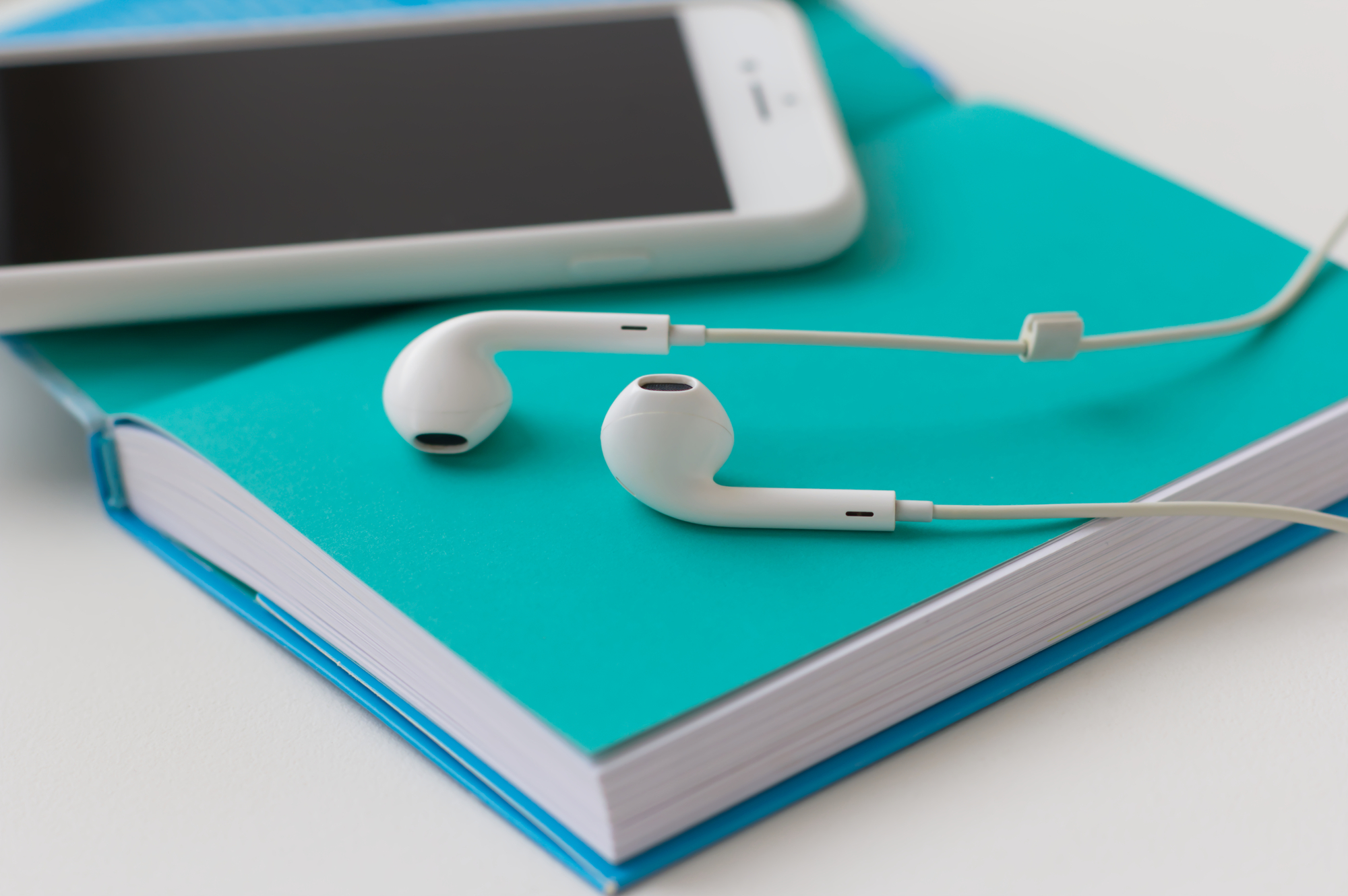 TOEICリスニング完全攻略｜聞き取れない原因からスコアアップのコツまで徹底解説！