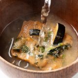 フリーズドライの味噌汁はなかなかイケる、って英語でなんていう？味噌汁の数え方も解説