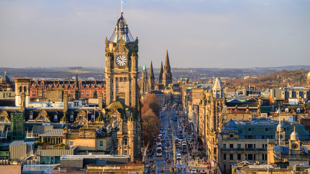 イギリスの世界遺産「エディンバラの旧市街と新市街」とは？英語で旅するスコットランド