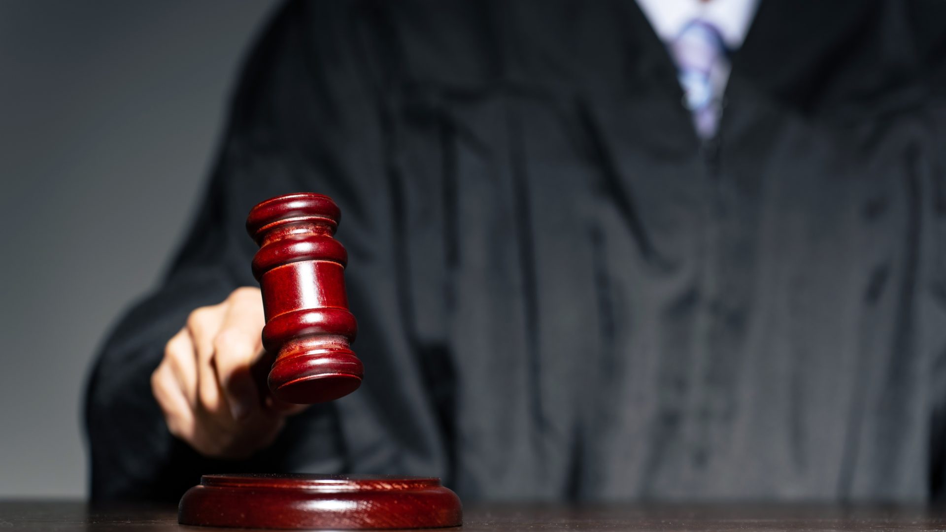 「裁判」って英語でなんて言う？「裁判所」「裁判官」「審査員」など法廷でよく使う英語も解説！| Kimini英会話