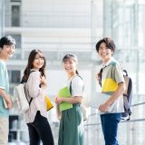 大学生はTOEICで何点を目指すべき？平均点・おすすめ参考書・就活で評価されるスコアを徹底解説