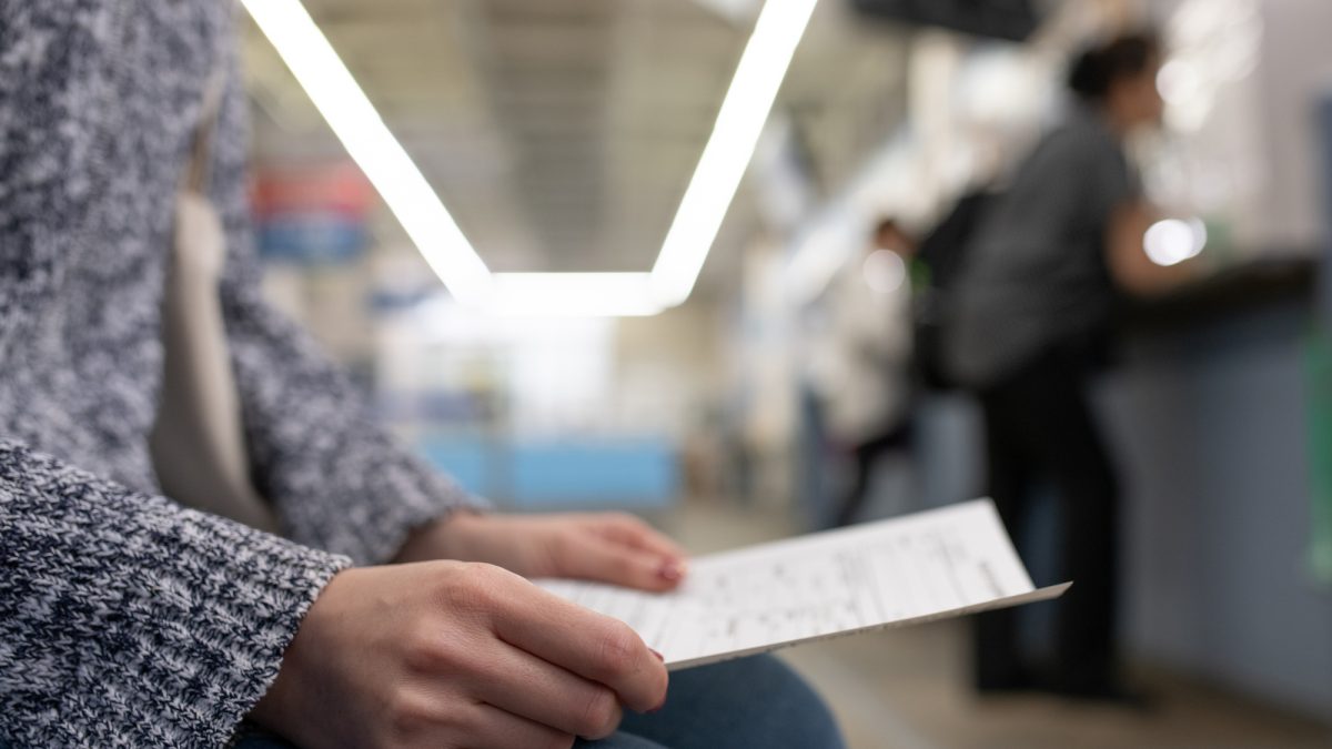 大使館スタッフ｜受付・ビザ案内・安全情報まで！お役立ち英単語とロールプレイング