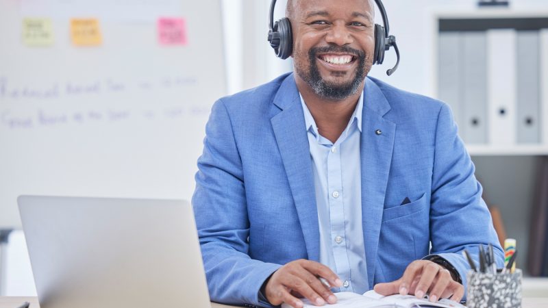 「支援」を英語で使い分け！”Support””Maintain”のニュアンスとおすすめの英語表現