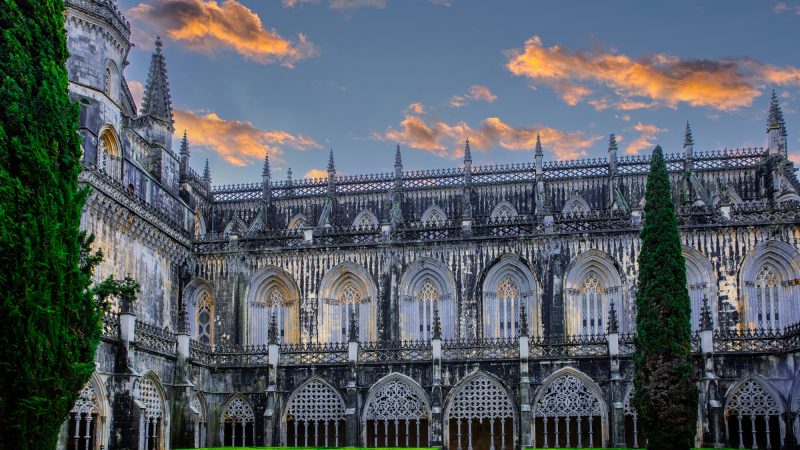 ポルトガルの世界遺産「バターリャの修道院」を英語で。ゴシック建築の傑作を訪ねて