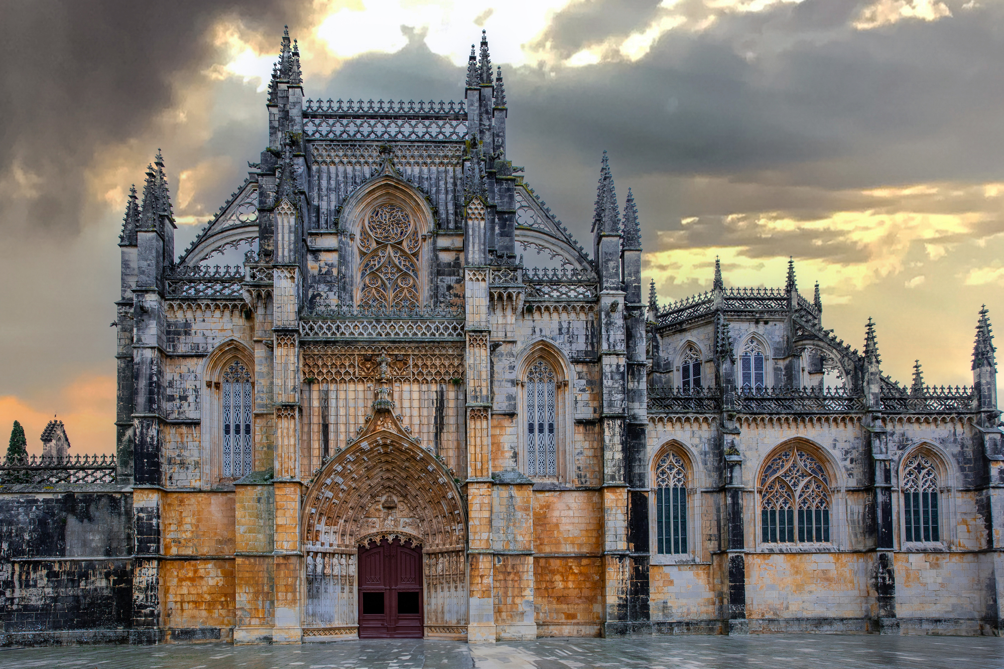 バターリャ修道院とは？