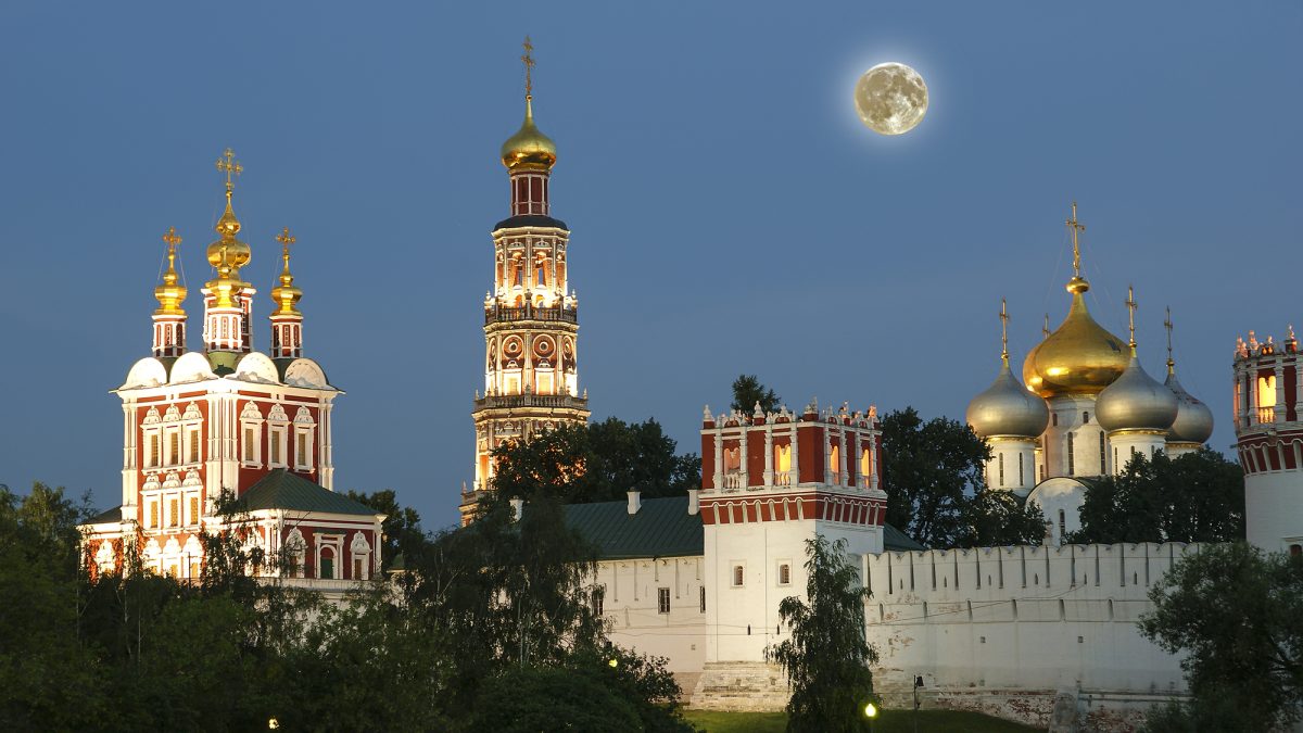 ロシアの世界遺産「ノヴォデヴィチ女子修道院群」とは？ミニチュア版モスクワ・クレムリンを英語で旅する