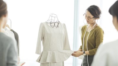 ファッションデザイナーの英会話｜制作・打ち合わせに役立つ英単語とロールプレイング