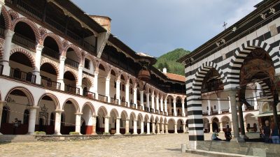 世界遺産「リラ修道院」とは？ブルガリアの山あいに佇む祈りの場を英語で！