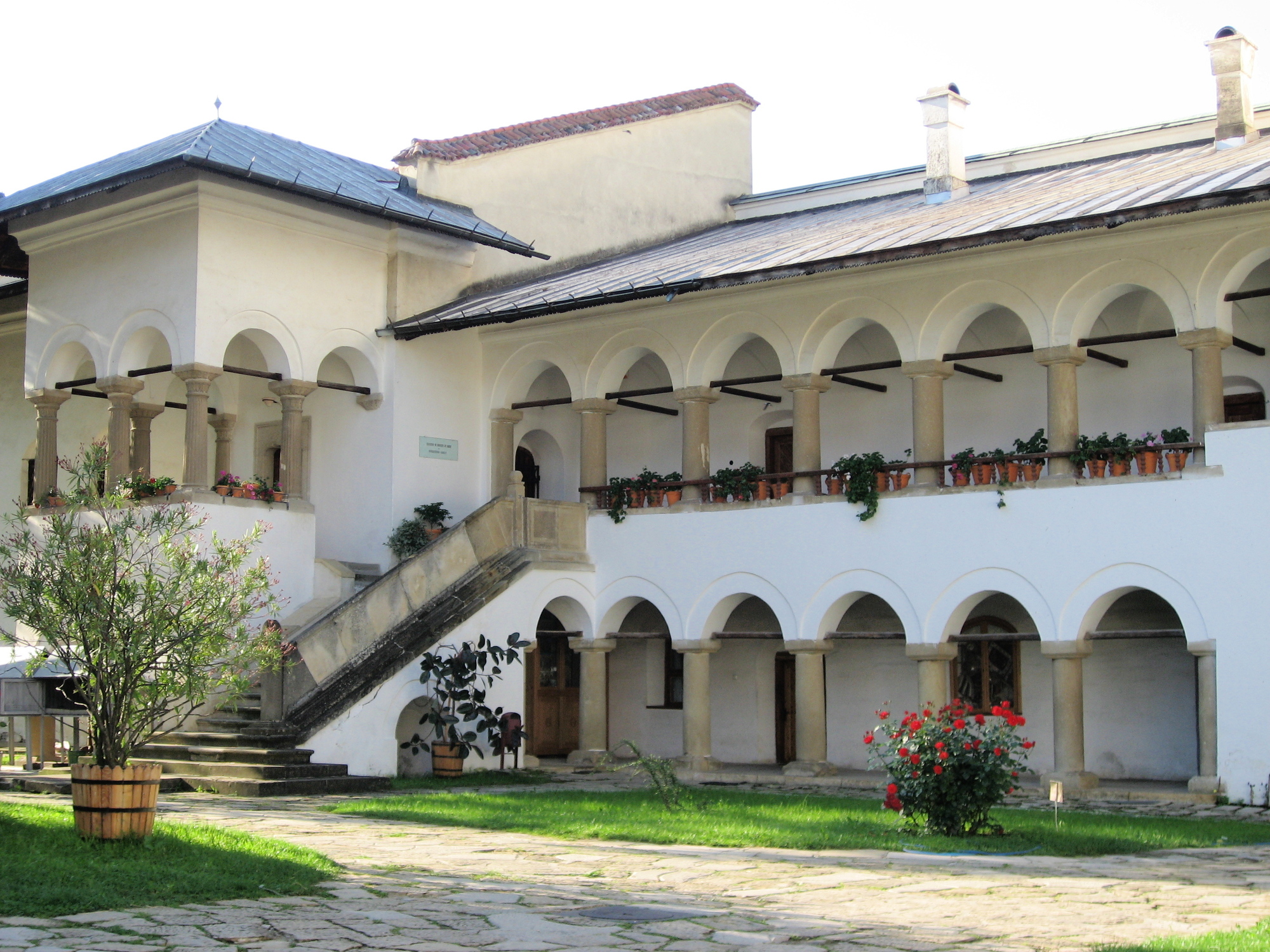 ホレズ修道院とは？