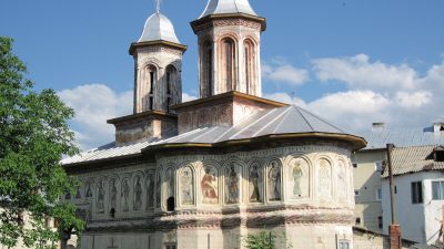 世界遺産「ホレズ修道院」とは？英語で訪れるルーマニア正教会の聖地