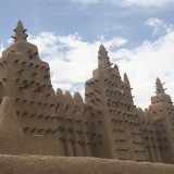 マリの世界遺産「ジェンネ旧市街」とは？泥でつくった建造物を英語で訪れる！