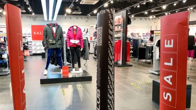 アウトドアウェア売り場店員｜機能素材の説明からレイヤード提案まで！お役立ち英単語とロールプレイング