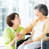 ケアの英語は一つじゃない！？「看護」「介護」「世話」など単語・表現の使い分けまとめ