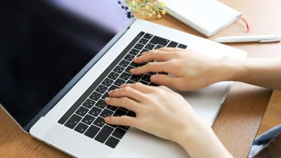 TOEIC®テストの申込方法は？受験手続きや受験料などについてもわかりやすく解説