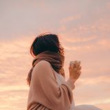 “エモい”は英語で何て言う？感情を表す英語フレーズ＆似た表現を紹介！