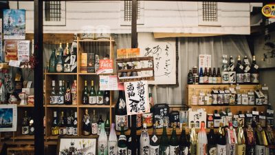 酒屋（地酒専門店）店員｜銘柄の違いから飲み方提案まで！お役立ち英単語とロールプレイング