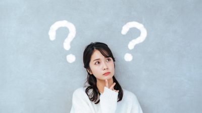 「blah（ブラ）」の意味とは？「などなど」「～や～など」を意味する英語表現もご紹介