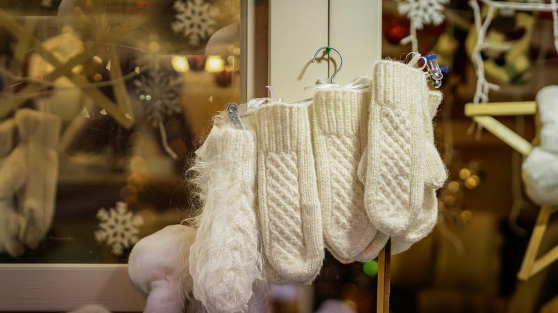 手袋売り場店員｜素材や機能説明から試着案内まで！お役立ち英単語とロールプレイング