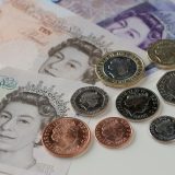 【1ポンド - 2つの意味】通貨・重さの単位を英語で表現。スラングやトリビアも紹介