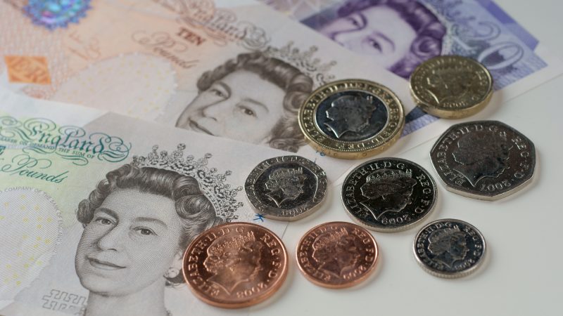 【1ポンド – 2つの意味】通貨・重さの単位を英語で表現。スラングやトリビアも紹介