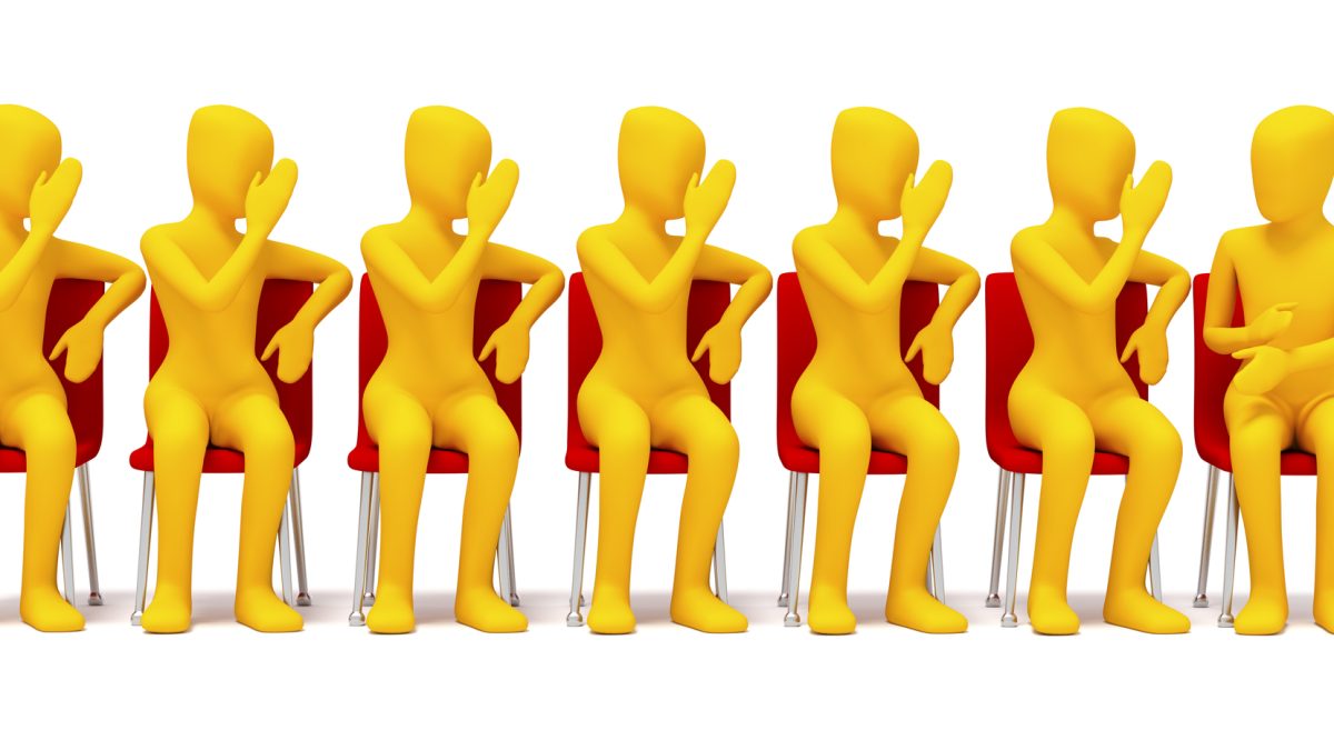 “伝言ゲーム”は英語で何て言う？人気の「Telephone Game」の遊び方と表現を紹介！