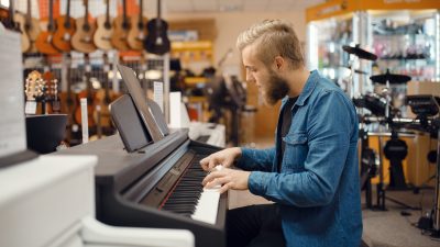 楽器専門店店員｜種類説明から試奏案内まで！お役立ち英単語とロールプレイング
