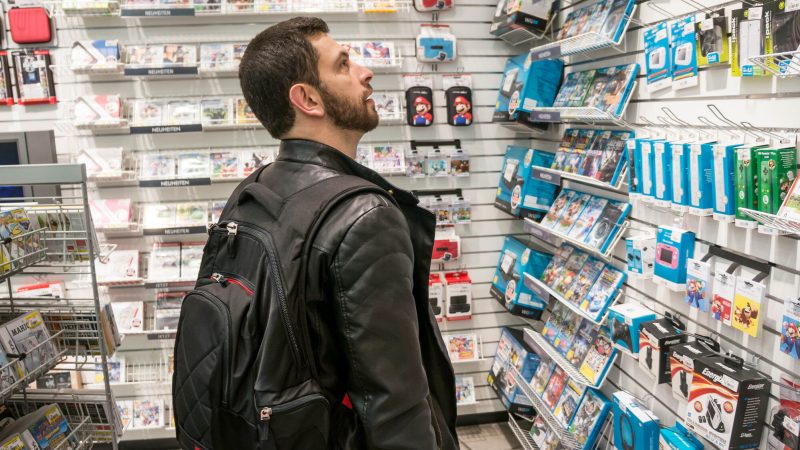 ゲーム専門店の店員を英語で説明【接客英語から職業紹介まで徹底ガイド】