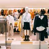 子供服売り場店員の仕事を英語で説明！業務内容や日本の子供服文化をわかりやすく紹介