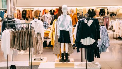 子供服売り場店員の仕事を英語で説明！業務内容や日本の子供服文化をわかりやすく紹介