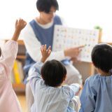 園での一日が見える！日本語・英語でも伝わる連絡帳の書き方と工夫