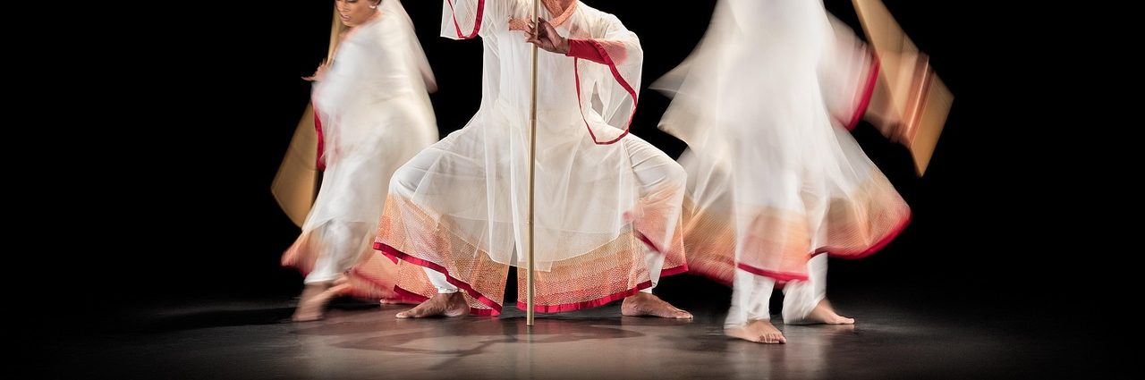 外国人に伝えたい日本のダンス衣装の特徴