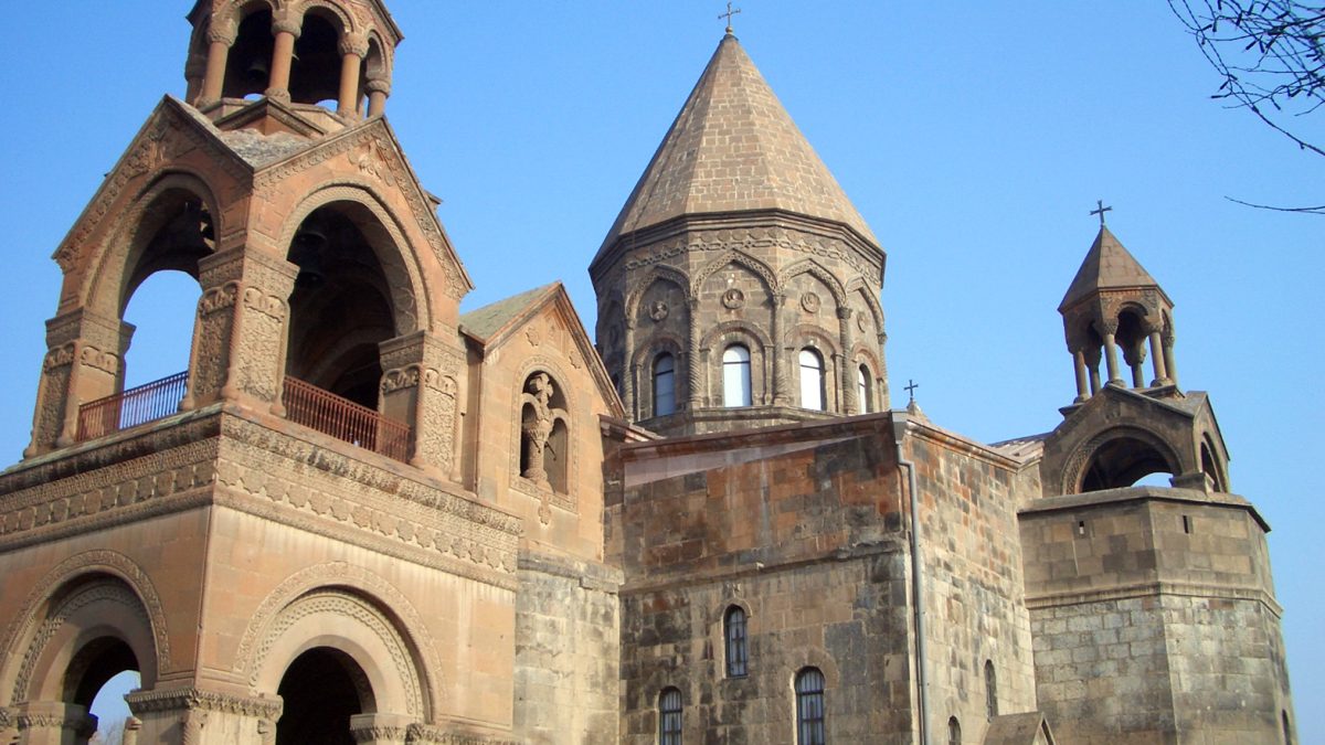 アルメニアの世界遺産「エチミアツィンの大聖堂と教会群及びズヴァルトノツ」を英語で歩く！
