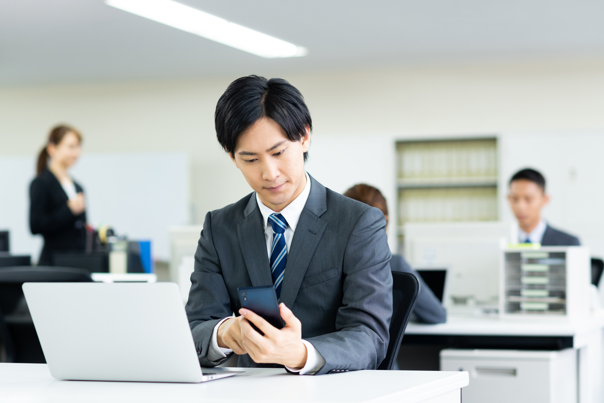 「謝罪」のフレーズは？英語ビジネスメール・メッセージのポイント【例文付き】