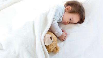 バイリンガル保育園でのお昼寝タイム：言葉の切り替えと安心感の工夫