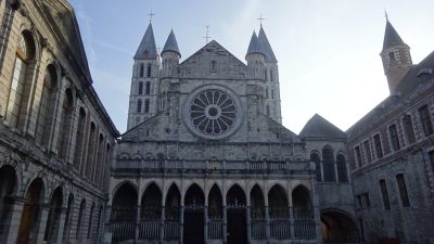 ベルギーの世界遺産「トゥルネーのノートル-ダム大聖堂」とは？「我らが貴婦人」を英語で歩く