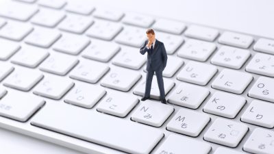 英語ビジネスメール・メッセージで「対応依頼・催促」を上手に伝えるコツとフレーズ