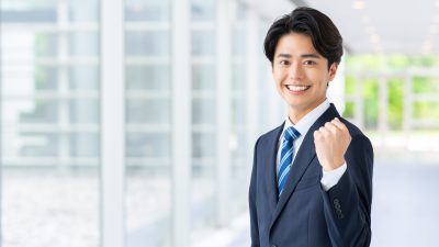 「やぶさかではない」は英語で？前向きな返答フレーズをご紹介