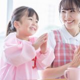 おしゃべりが遅い子、二言語はNG?→保育士が伝えたい”その子なりの育ち”